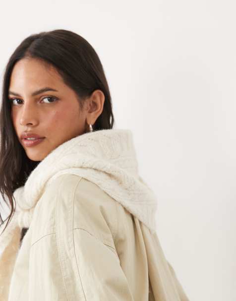 ASOS DESIGN kabelgebreide lange driehoekssjaal in crème - view 1