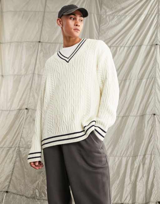 ASOS DESIGN - Kabelstrikket crickettrøje i råhvid med marineblå kontrastkant