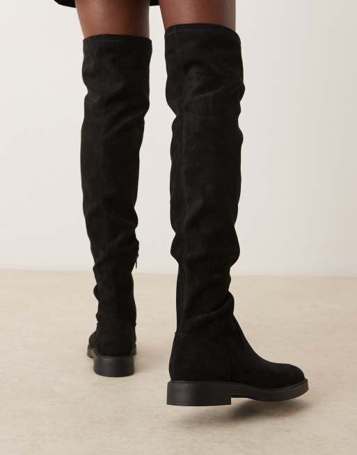 ASOS DESIGN - Kacey - Nette platte over-de-knie-laarzen van imitatiesuède in zwart, 3 van 4