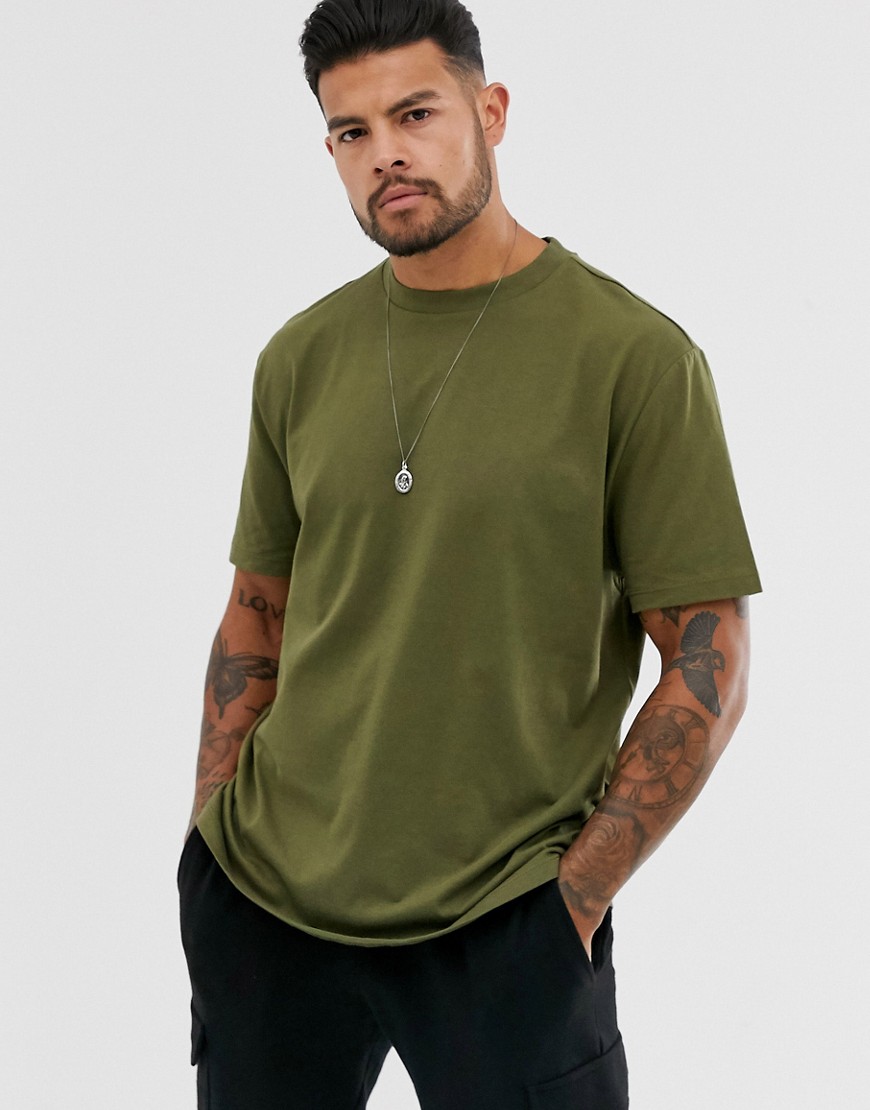 ASOS DESIGN – Kakifärgad, avslappnad t-shirt med rund halsringning i ekologiskt material-Grön