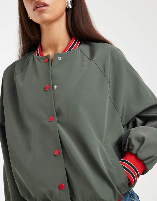 ASOS DESIGN – Kakifärgad bomberjacka i collegestil, 4 av 4