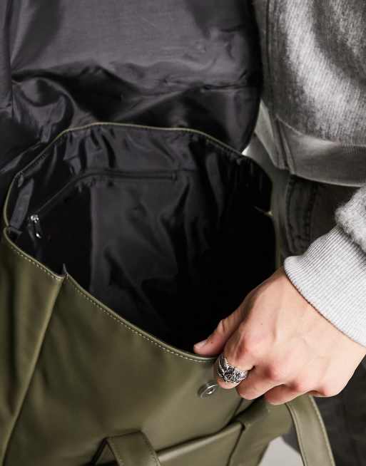 ASOS DESIGN – Kakifärgad ryggsäck i läderimitation med två axelband, 4 av 4