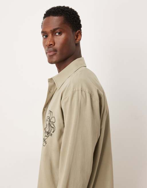 ASOS DESIGN – Kakifärgad skjorta med avslappnad passform och broderi framtill, 4 av 5
