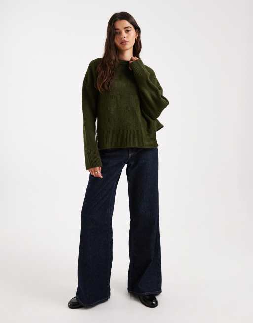 ASOS DESIGN – Kakifärgad, stickad tröja med rund halsringning och asymmetrisk nederkant, 3 av 4