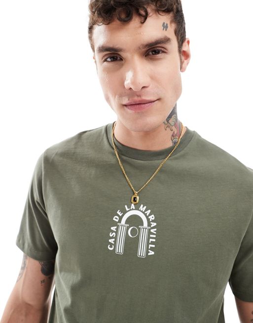 FhyzicsShops DESIGN – Kakifärgad t-shirt i standardmodell med tryck på bröstet
