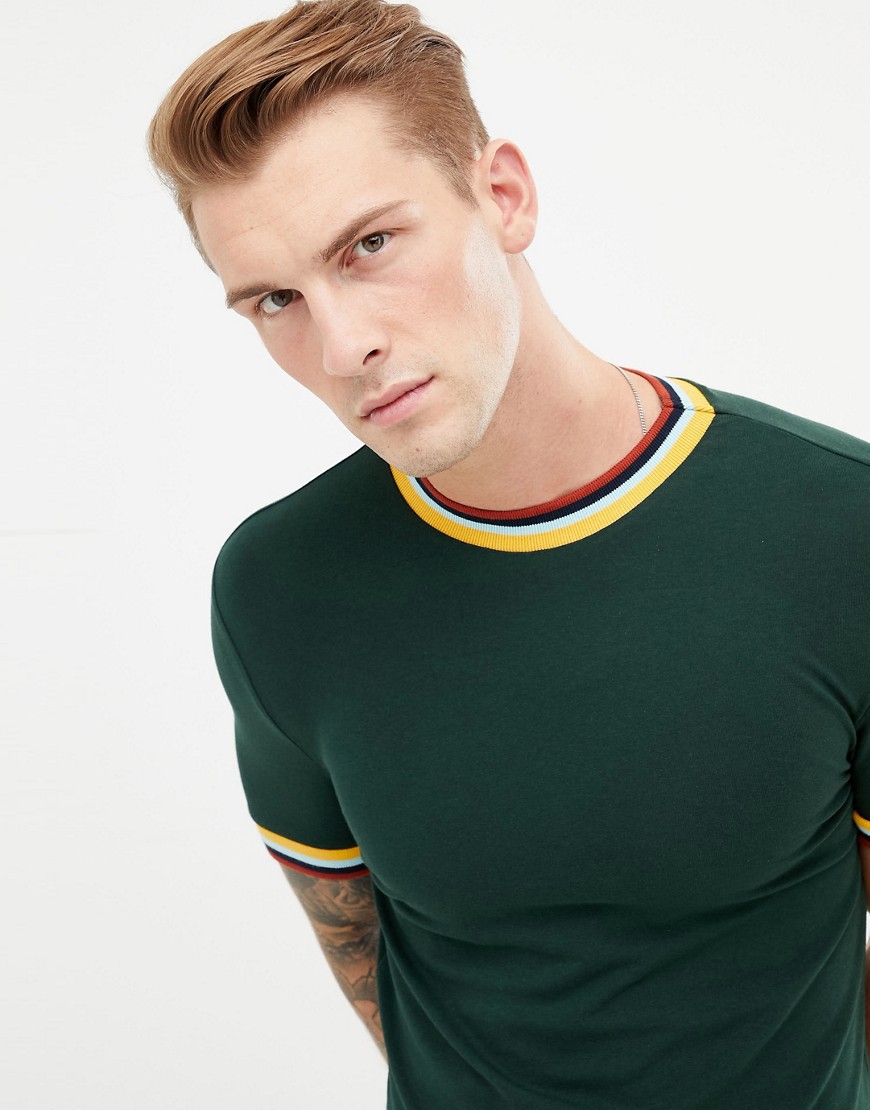 ASOS DESIGN – Kakifärgad t-shirt med muscle fit och regnbågsränder-Grön