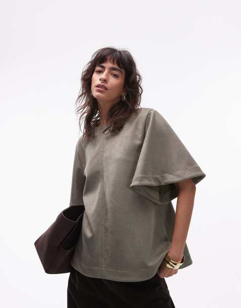 ASOS DESIGN – Kakifärgad, vid t-shirt i mockaimitation med dekorativ söm och korta ärmar - view 1