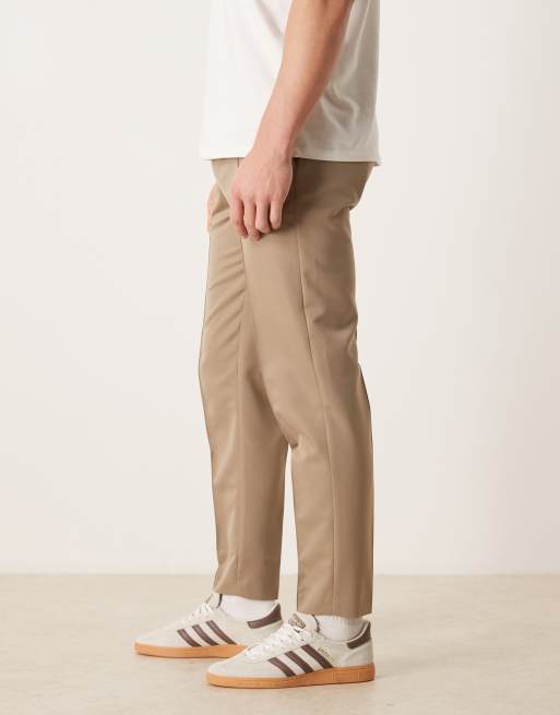 ASOS DESIGN – Kakifärgade, avsmalnande, figursydda byxor med stråveck, 3 av 5