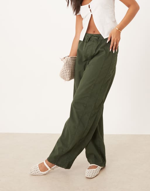 ASOS DESIGN – Kakifärgade byxor i bomull med barrelben och midjeband i boxershortsdesign, 2 av 5