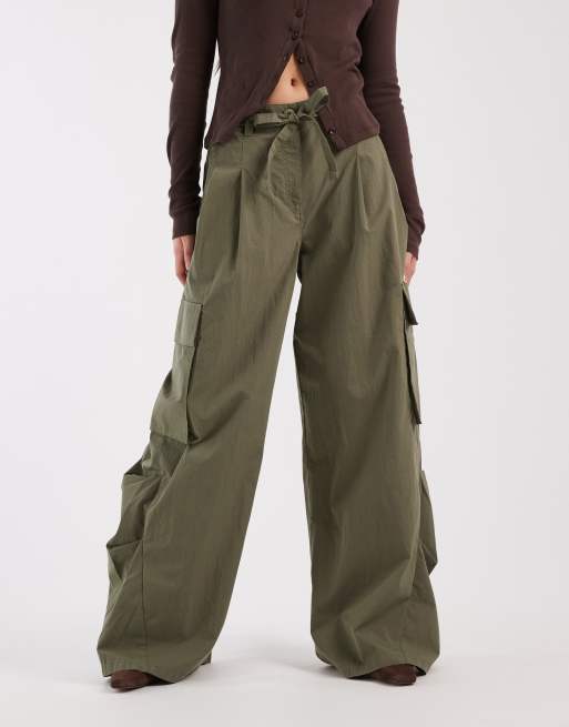 ASOS DESIGN – Kakifärgade cargobyxor med horseshoe-stil och tvättad finish, 3 av 5