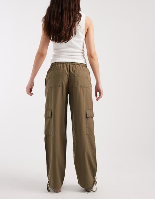 ASOS DESIGN – Kakifärgade cargobyxor med smala ballongben, 3 av 5