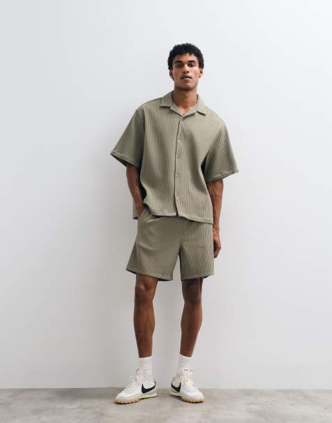 ASOS DESIGN – Kakifärgade, plisserade shorts i medellång design, del av set - view 1