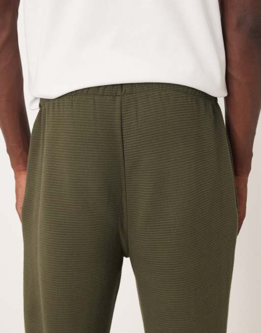 ASOS DESIGN – Kakifärgade, ribbade mjukisbyxor med raka ben och veck, 4 av 5