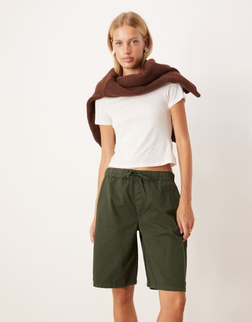 ASOS DESIGN - Kakifarvede longline-shorts i boksershortsstil i bomuld med papirtekstur, 3 af 5