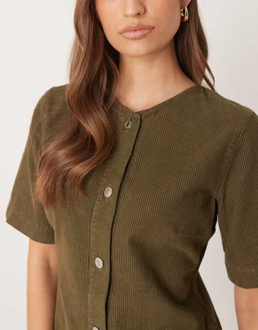 ASOS DESIGN - Kakifarvet minikjole i fløjl med høj V-formet hals, 3 af 4