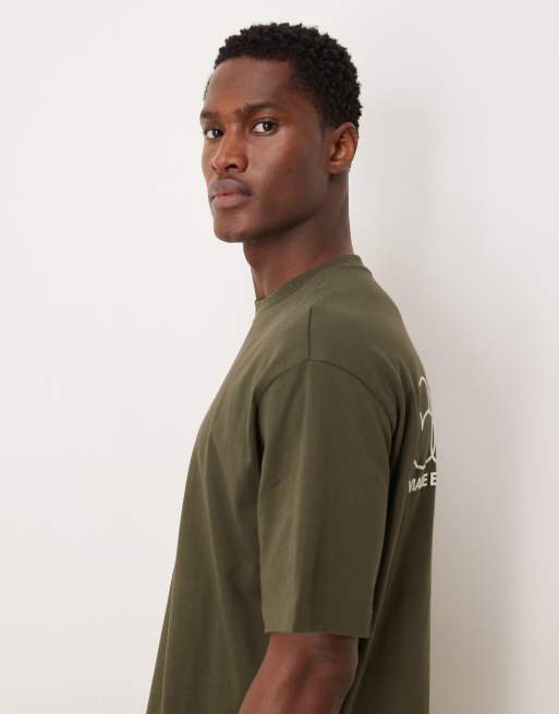 ASOS DESIGN - Kakigrøn afslappet T-shirt med print på ryggen, 4 af 5