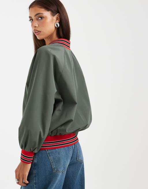 ASOS DESIGN - Kakigrøn bomber-jakke i college-stil, 2 af 4