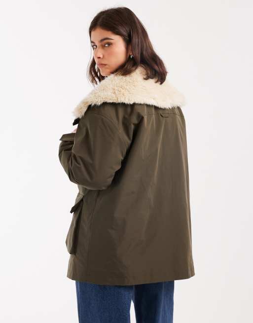 ASOS DESIGN - Kakigrøn mellemlang parkacoat med krave i imiteret lammeskind, 2 af 4