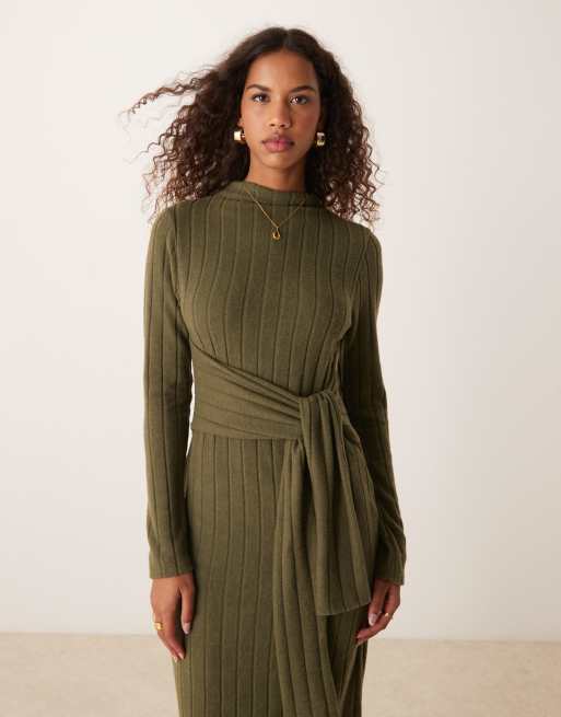 ASOS DESIGN - Kakigrøn midikjole med slå-om-snit i taljen i chunky, vamset ribstrik, 2 af 4