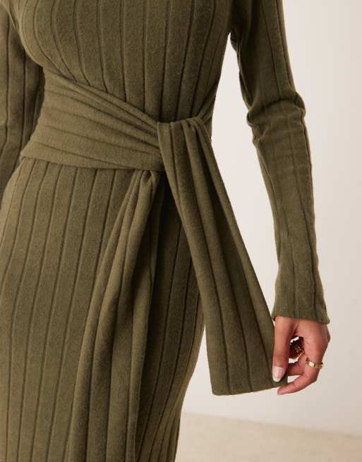 ASOS DESIGN - Kakigrøn midikjole med slå-om-snit i taljen i chunky, vamset ribstrik, 3 af 4
