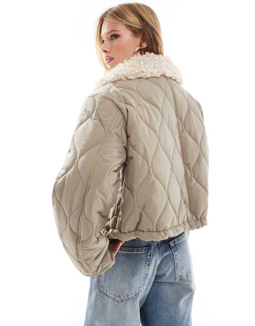 ASOS DESIGN - Kakigrøn og vatteret jakke med krave i imiteret lammeskind, 2 af 4