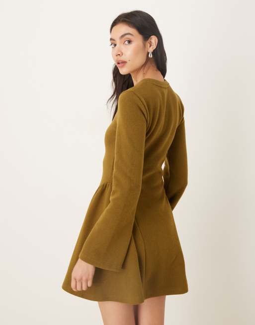 ASOS DESIGN - Kakigrøn superblød minikjole med lange ærmer og indsyede detaljer, 2 af 4