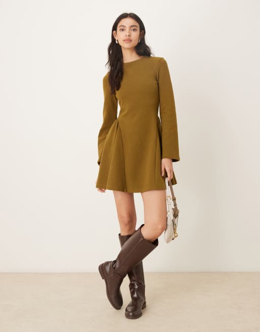 ASOS DESIGN - Kakigrøn superblød minikjole med lange ærmer og indsyede detaljer, 4 af 4