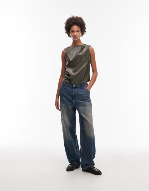 ASOS DESIGN - Kakigrøn tanktop med bådudskæring og plisserede detaljer i PU, 2 af 4