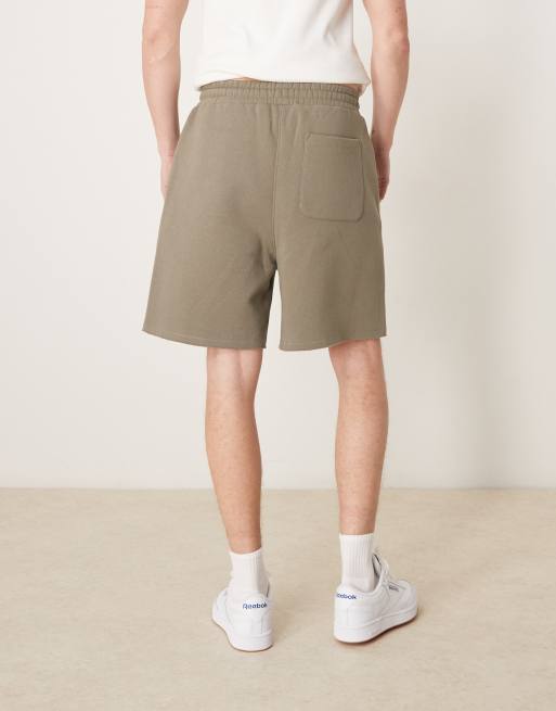ASOS DESIGN - Kakigrønne oversized shorts med rå kanter og vævet mærke - Del af sæt, 3 af 5