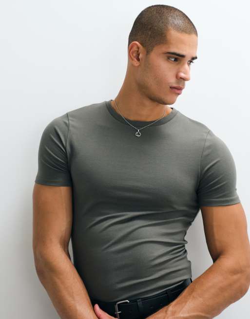 ASOS DESIGN – Kakigrön, enkel t-shirt i muscle fit, 2 av 5