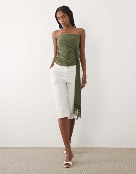 ASOS DESIGN – Kakigrön, silkig crop top med bandeau-ringning och drapering med fransar - view 1