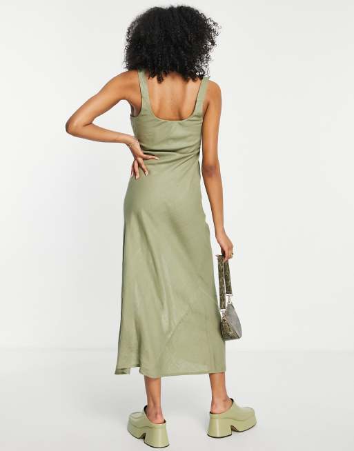 ASOS DESIGN – Kakigrön sommarklänning i maxilängd med djup halsringning och slits av linne, 3 av 4