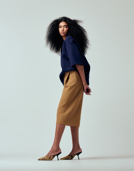 ASOS DESIGN – Kamelbruna, figursydda culotte-byxor i lång modell, 3 av 5