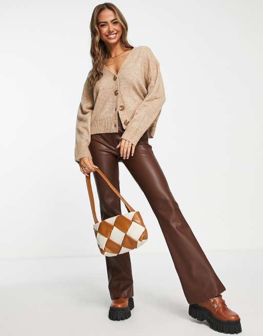 ASOS DESIGN – Kamelfärgad fluffig kofta med knappar och boxig passform, 2 av 4