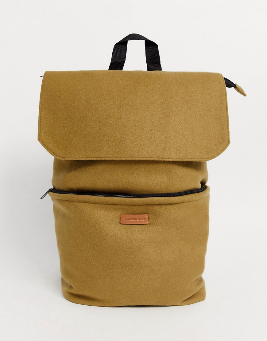 ASOS DESIGN – Kamelfärgad ryggsäck med struktur och tygmärke med logga-Brun