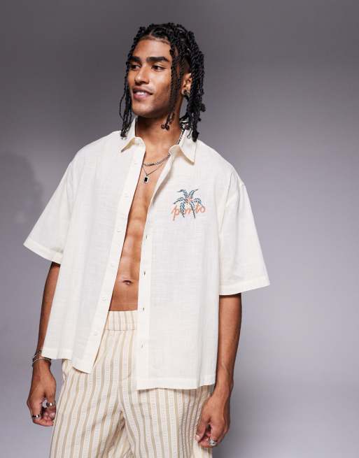 ASOS DESIGN – Kamiennobeżowa koszula o pudełkowym kroju oversize z kołnierzykiem kubańskim i nadrukiem na piersi