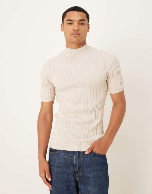 ASOS DESIGN – Kamiennobeżowy T-shirt o kroju podkreślającym sylwetkę z prążkowanej dzianiny z golfem