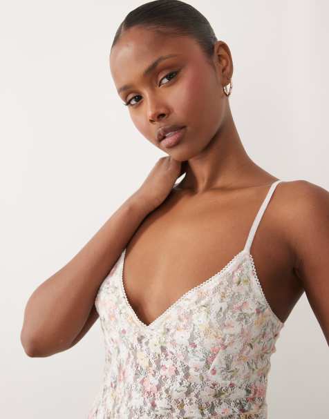 ASOS DESIGN - Kanten camitop in roze bloemenprint - view 1