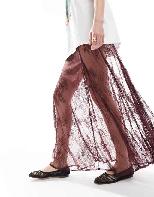 ASOS DESIGN - Kanten maxi rok met godetplooien in bordeauxrood, 2 van 5