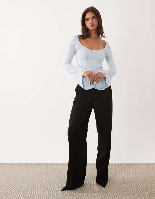 ASOS DESIGN - Kanten top met uitlopende mouwen in lichtblauw, 2 van 4