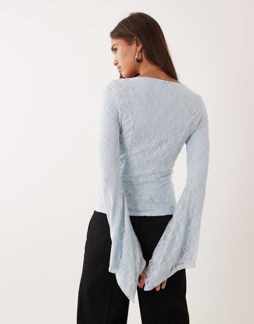 ASOS DESIGN - Kanten top met uitlopende mouwen in lichtblauw, 3 van 4