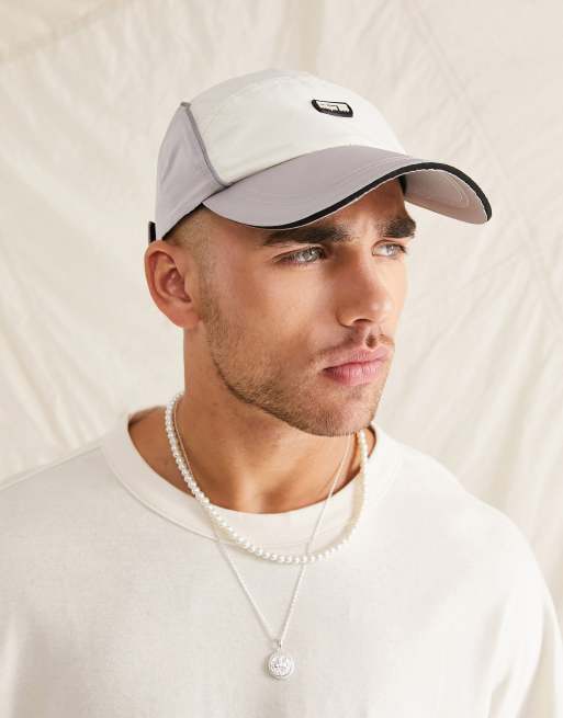 ASOS DESIGN – Kappe mit 5 Bahnen aus Nylon in Weiß und Grau