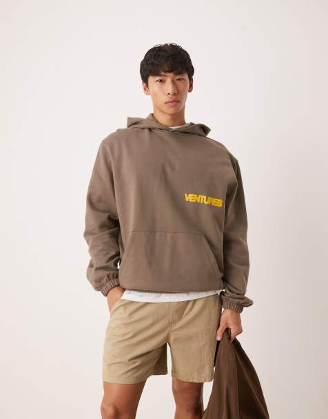 ASOS DESIGN – Kapuzenpullover in Braun mit Street-Print - view 1