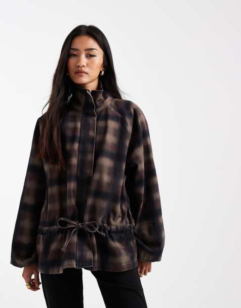 ASOS DESIGN – Karierte Schößchen-Jacke mit Stehkragen - view 1