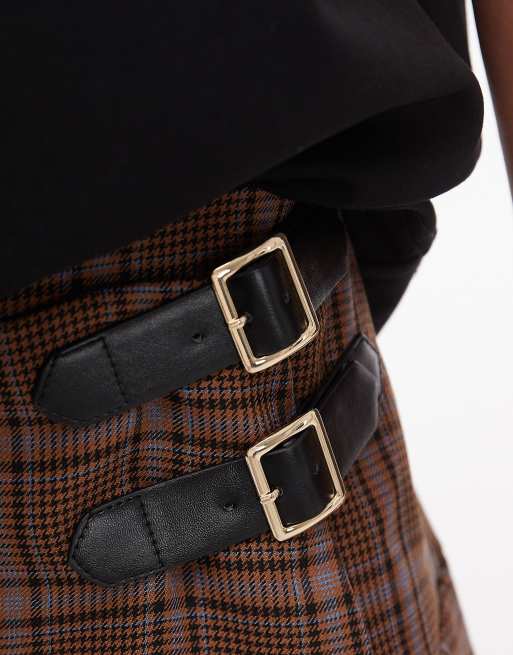 ASOS DESIGN – Karierter Falten-Midirock im Kilt-Stil in Blau mit Schnalle, 2 von 5