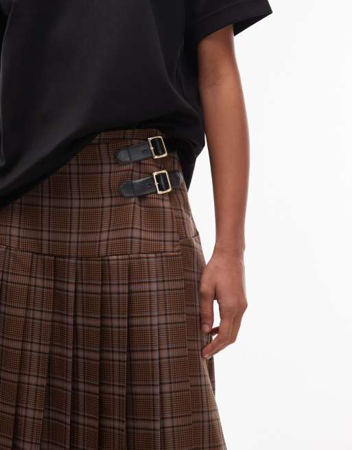 ASOS DESIGN – Karierter Falten-Midirock im Kilt-Stil in Blau mit Schnalle, 4 von 5