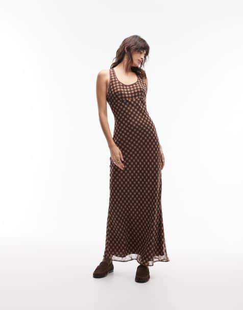 ASOS DESIGN – Kariertes Maxi-Trägerkleid in Braun mit U-Ausschnitt - view 1
