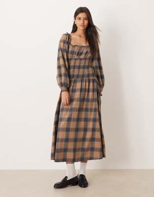 ASOS DESIGN - Kariertes Midikleid in Schwarz und Hellbraun mit U-Ausschnitt und gesmoktem Oberteil-Bunt