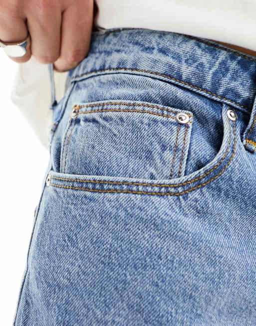 ASOS DESIGN – Karottenjeans in hellblauer Waschung, 4 von 5
