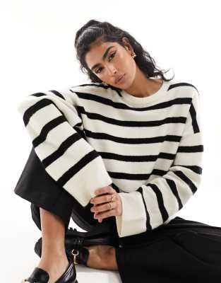 ASOS DESIGN - Kastenförmiger Pullover mit Streifen und Rundhalsausschnitt-Bunt